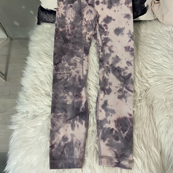 **SOLD** Lululemon Size4 Align Pants 25” Diamond Dye Graphite Purple EUC - Picture 7 of 9